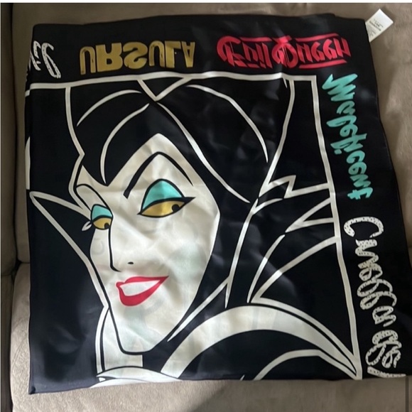 NWT Disney X Coach Villains Print
Silk Square Scarf - Picture 4 of 6
